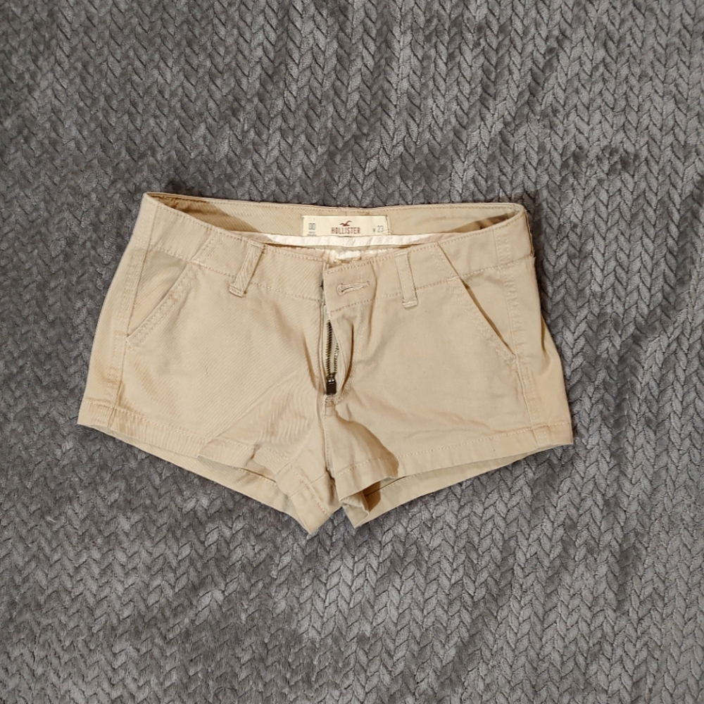 Hollister khaki shorts